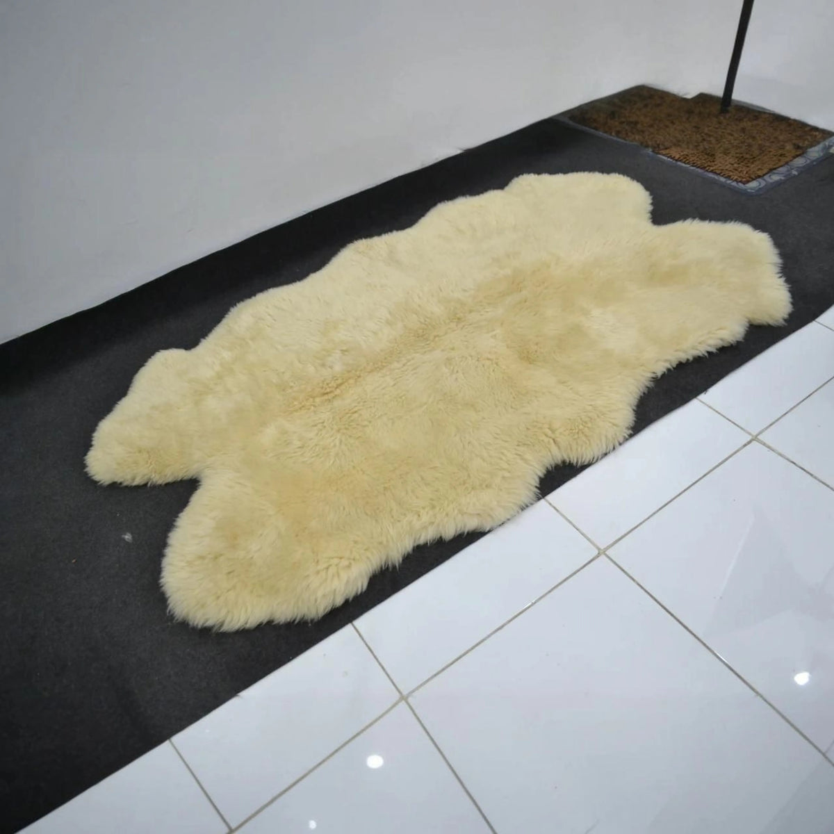 White Shearling Fur Sheepskin Luxury Real Carpet Mat Home Decor Rug